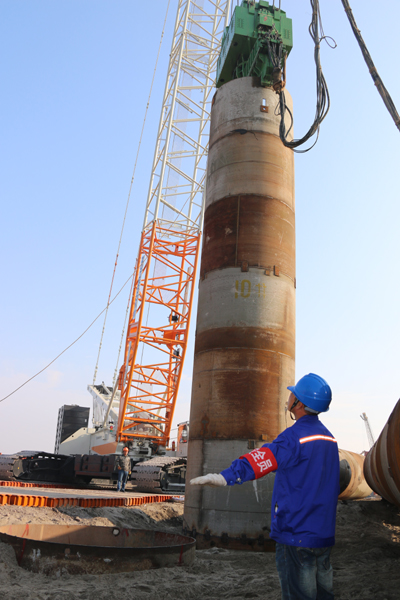 雙利千斤頂參與武漢青山長江大橋建設工作